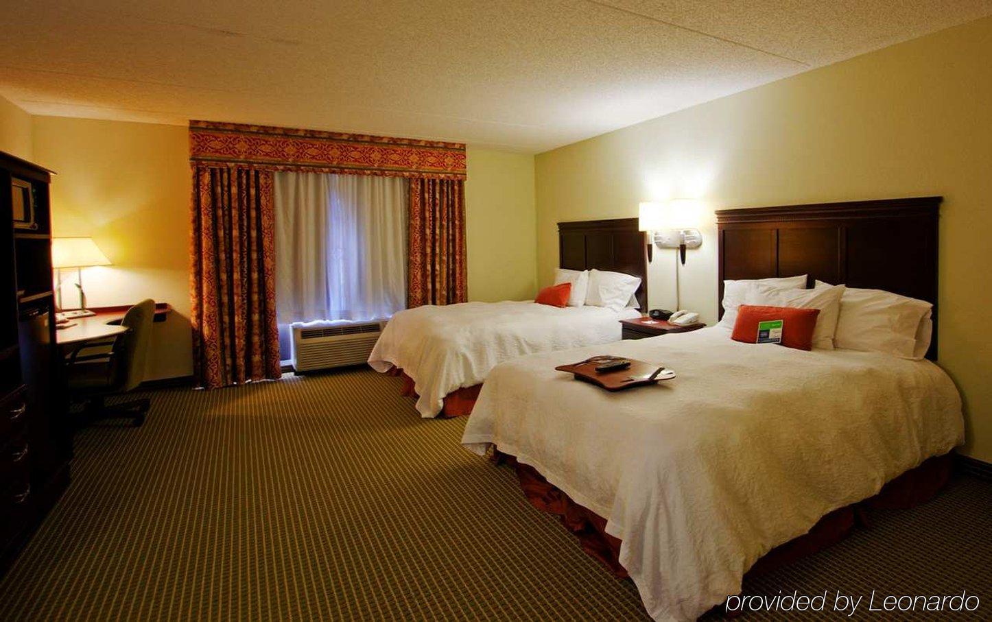 Hampton Inn Fayetteville Bilik gambar