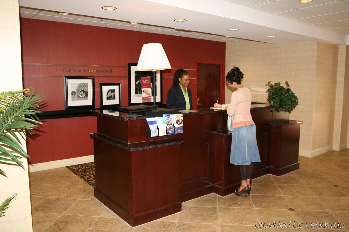 Hampton Inn Fayetteville Dalaman gambar