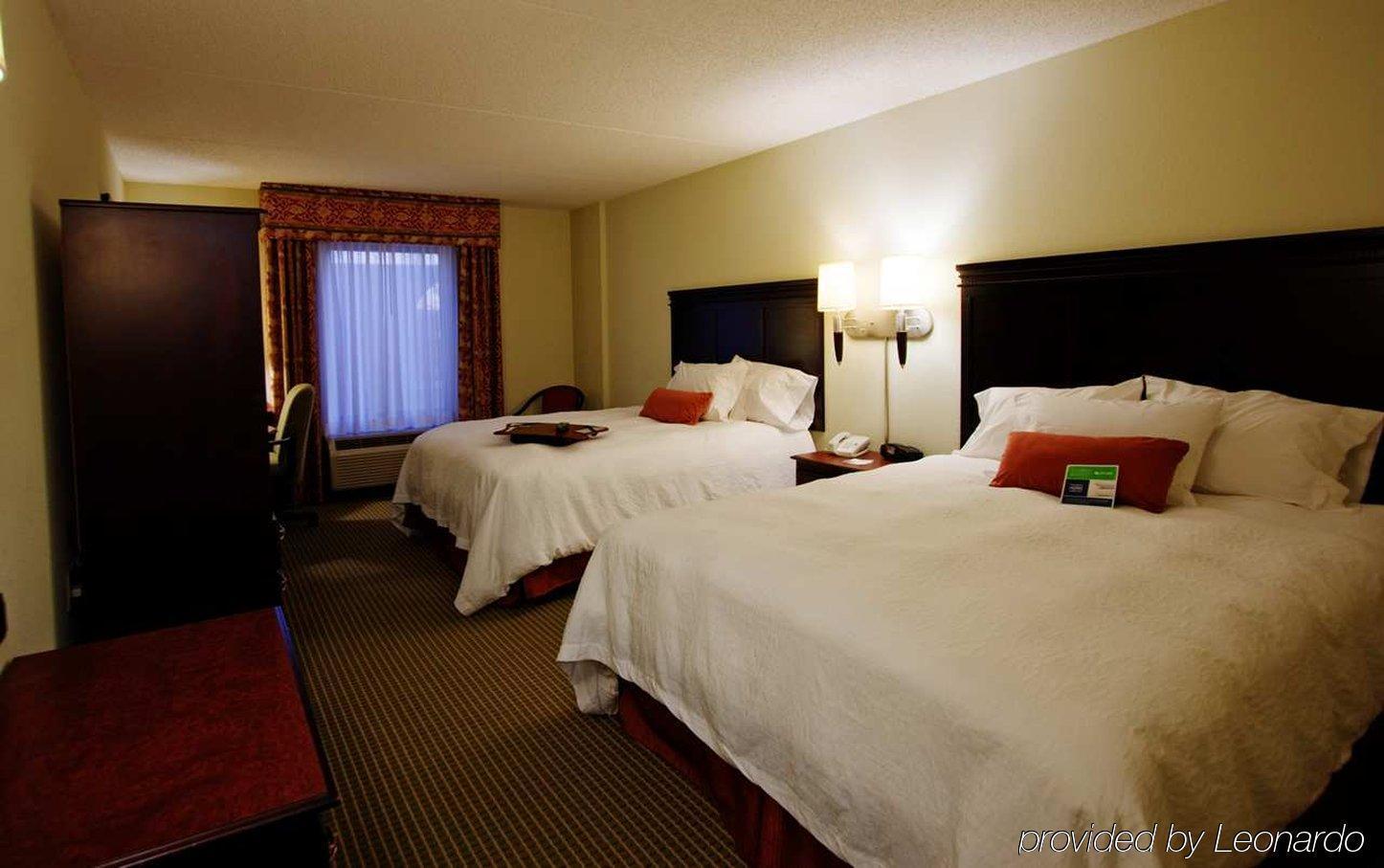 Hampton Inn Fayetteville Bilik gambar