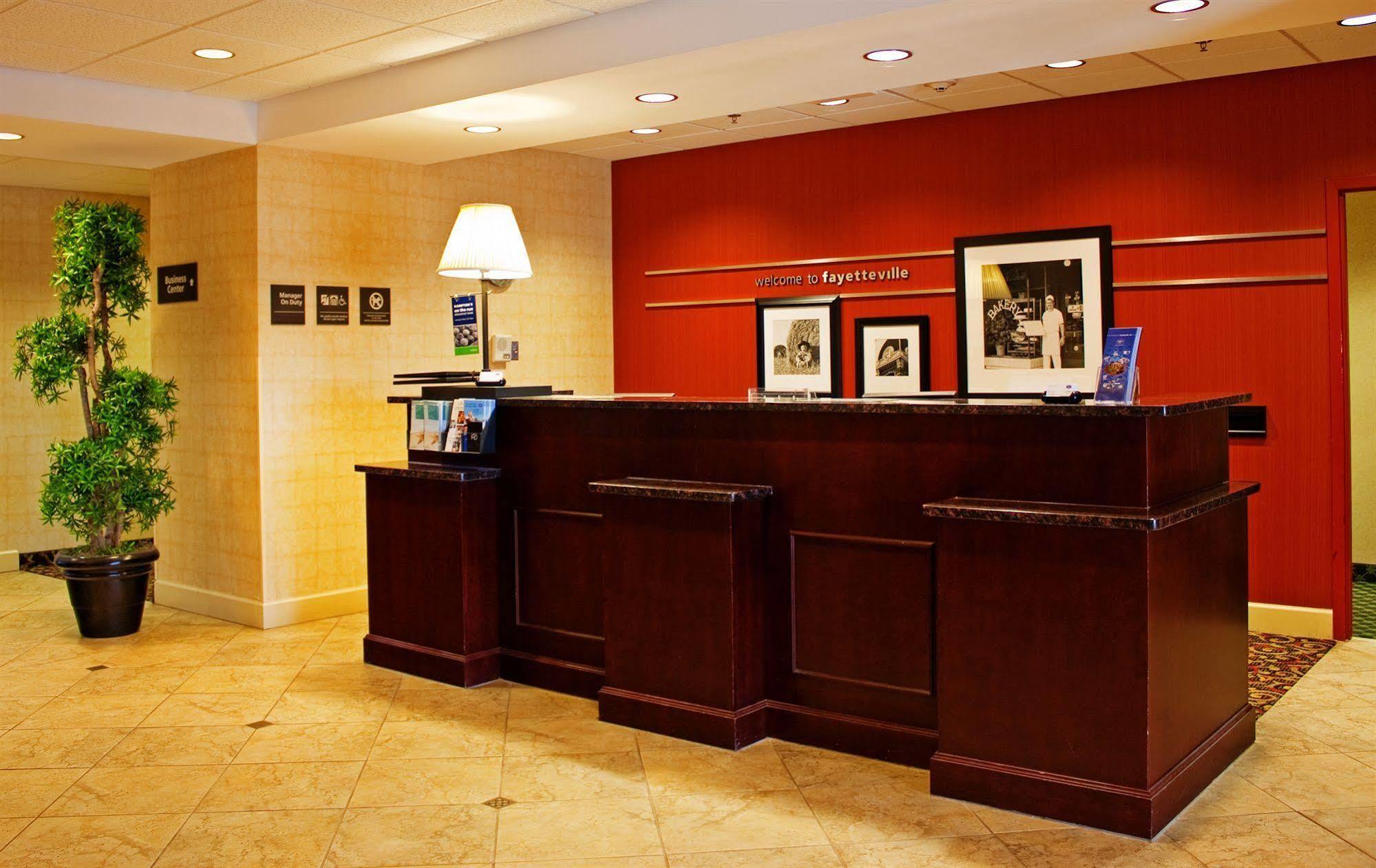 Hampton Inn Fayetteville Luaran gambar