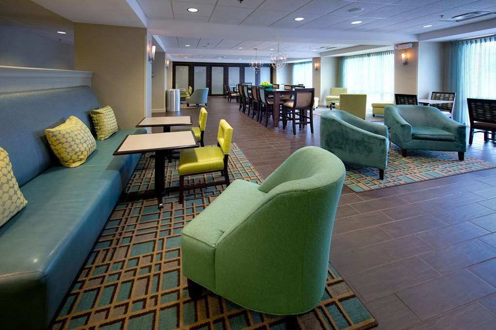 Hampton Inn Fayetteville Dalaman gambar