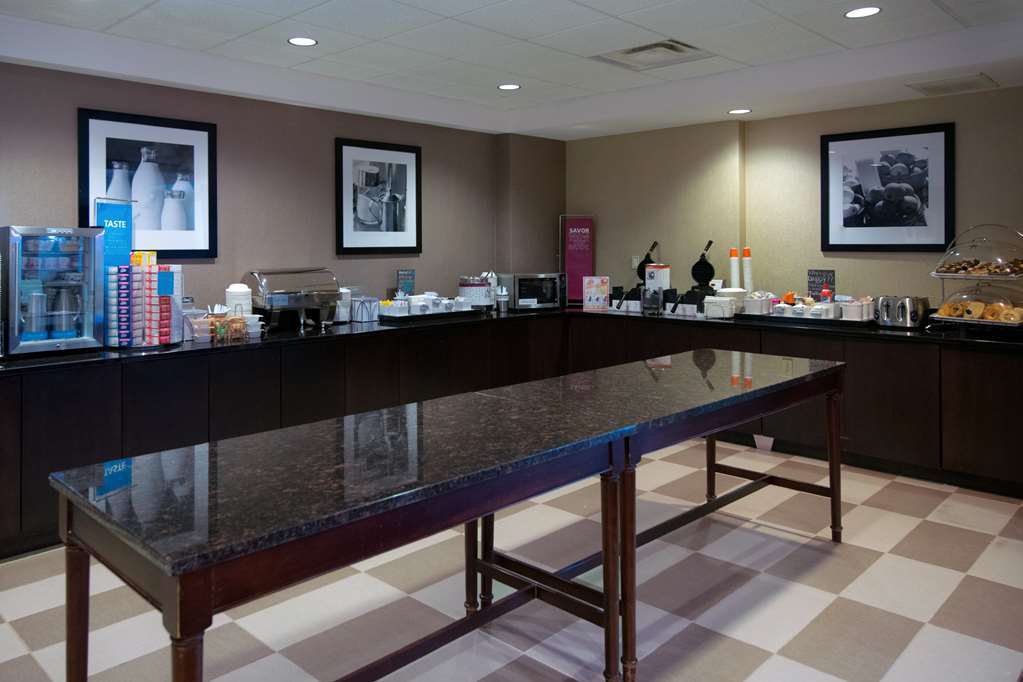 Hampton Inn Fayetteville Restoran gambar