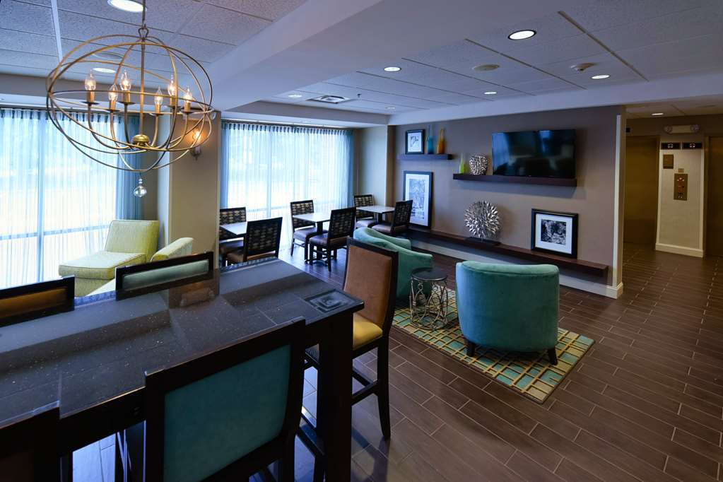 Hampton Inn Fayetteville Restoran gambar