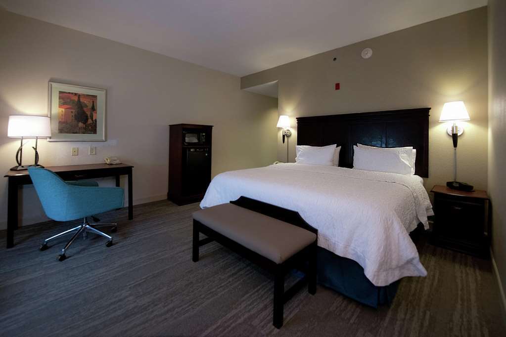 Hampton Inn Fayetteville Bilik gambar